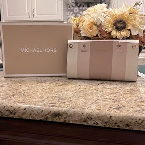 Michael kors Selma swap